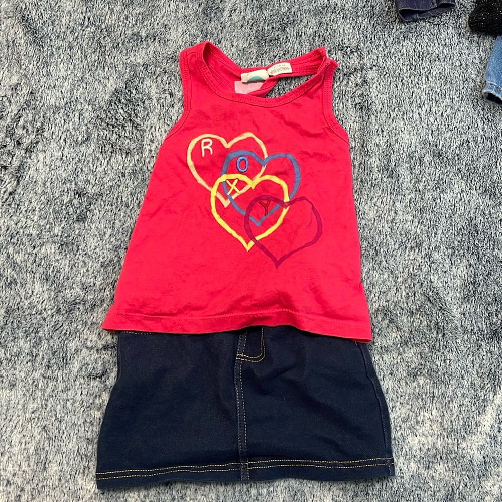 🎆6/$30 Roxy shirt with jack and Jill skirt